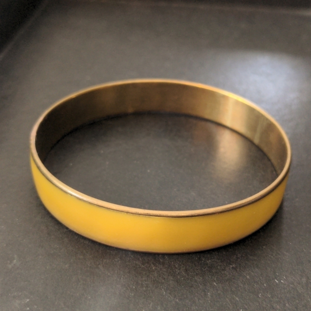 Vintage bangle bakelite-like bracelet in soft color of butterscotch amber